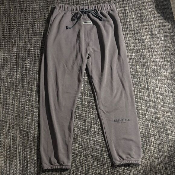 Fear of God Essentials Sweatpants - Picture 1 of 8